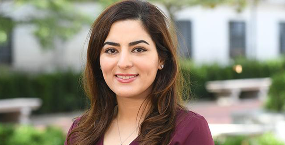 Headshot of Elham Azizi