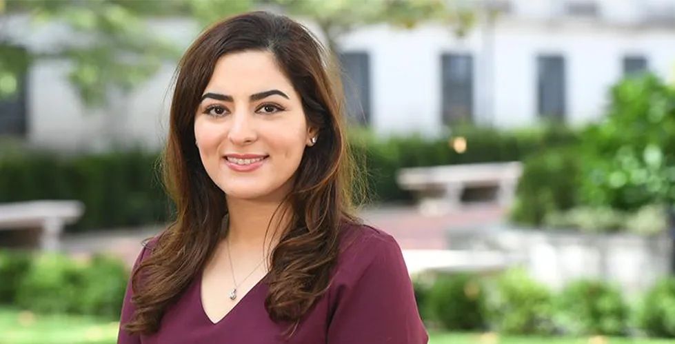 Headshot of Elham Azizi